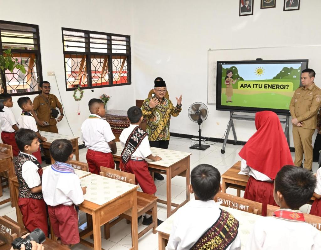 Sebanyak 227.365 Sekolah Membutuhkan Sambungan dan Tambahan Daya Listrik